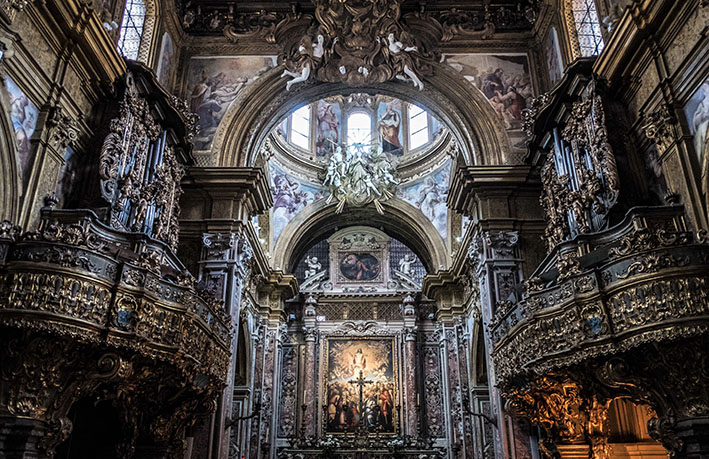 Le Leggende Di San Gregorio Armeno La Strada Dei Presepi Charme