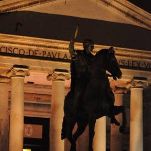 A Piazza del Plebiscito la Chiesa di San Francesco di Paola