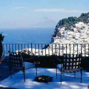 Immagine di una casa di Capri (ph. Roberto Pierucci)