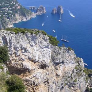 Veduta dei Faraglioni dal Monte Solaro