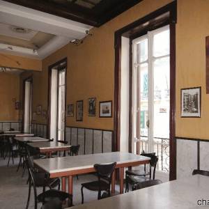 Interni della storica Pizzeria Trianon