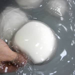 Produzione della mozzarella in Campania