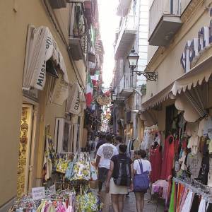 Le vie dello shopping a Sorrento