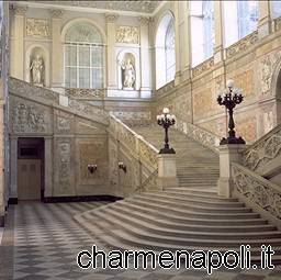 Lo scalone di entrate del  Palazzo Reale