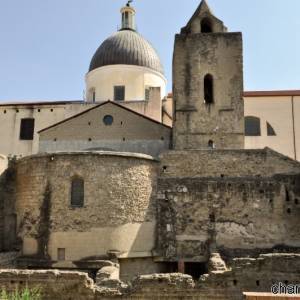 Veduta esterna delle Basiliche paleocristiane a Cimitile