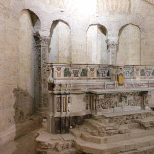 San_Giovanni_Maggiore_-_altare_e_abside