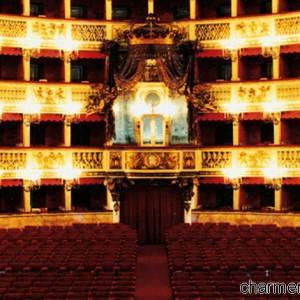 Il palco reale del  Teatro San Carlo