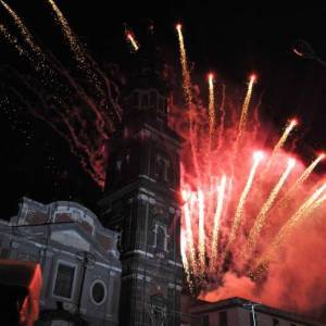 ncendio del campanile della Chiesa del Carmine per la festa alla Madonna Bruna