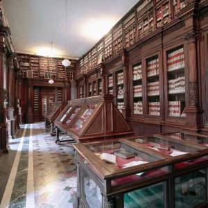 Le sale della Biblioteca Nazionale di Napoli