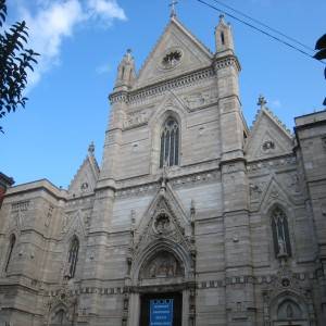 La facciata della Cattedrale (Duomo) di Napoli