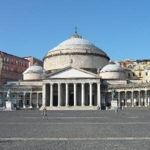 Piazza del Plebiscito a Napoli