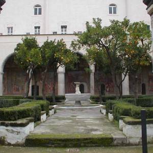 il chiostro di Santa Chiara