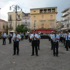 Scafati, la banda musicale si esibisce in piazza Vittorio Veneto