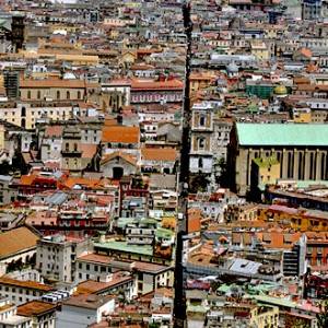 Napoli, via Spaccanapoli vista dall’alto