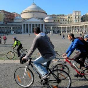 In bici a Piazza Plebiscito