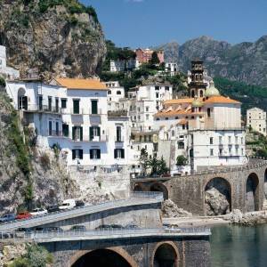 Il borgo di Atrani nel cuore della magica Costa di Amalfi