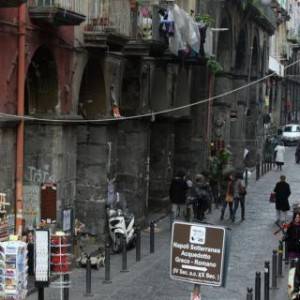 Napoli, via Tribunali