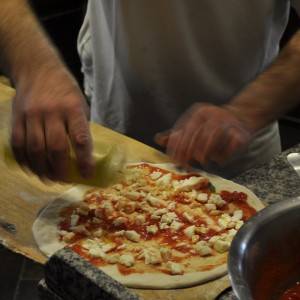 Basilica pizza preparazione