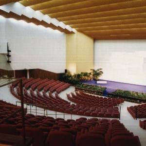 La sala del Teatro Mediterraneo di Napoli