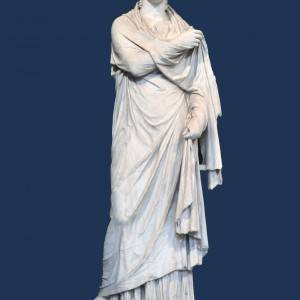 Una statua femminile