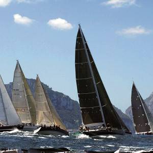 La flotta sfila nelle acque di Capri