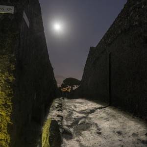 Pompei, Vicolo dei Fuggiaschi . Su concessione della Soprintendenza Speciale per Pompei, Ercolano e Stabia -® Mondadori Electa -® Photo by Luigi Spina (7)